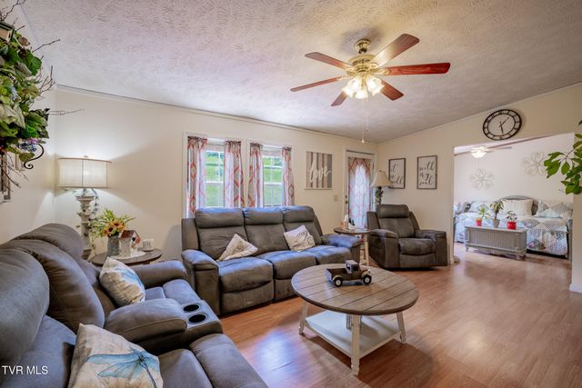 112 Grassy Valley Road, Whitesburg, TN 37891