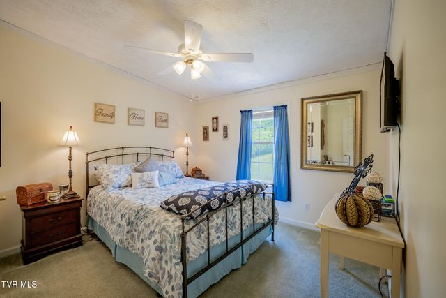 112 Grassy Valley Road, Whitesburg, TN 37891