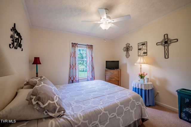 112 Grassy Valley Road, Whitesburg, TN 37891