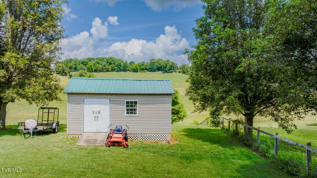 112 Grassy Valley Road, Whitesburg, TN 37891