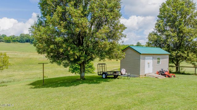 112 Grassy Valley Road, Whitesburg, TN 37891