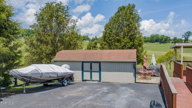 112 Grassy Valley Road, Whitesburg, TN 37891