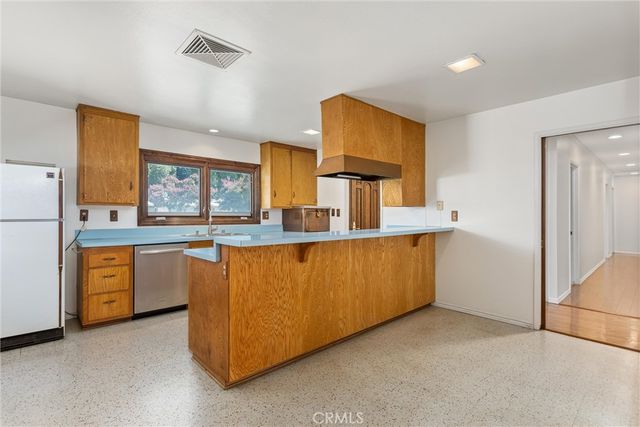 612 Lakeside Avenue, Redlands, CA 92373