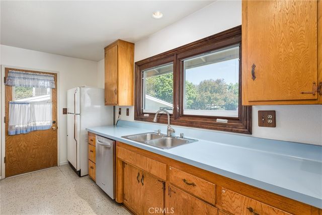 612 Lakeside Avenue, Redlands, CA 92373