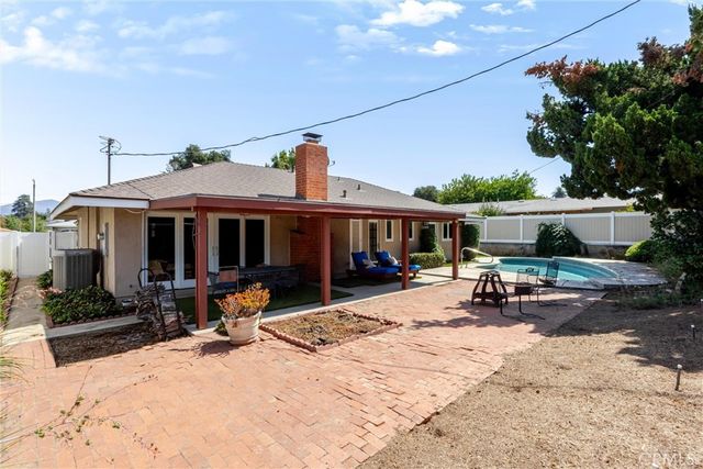 612 Lakeside Avenue, Redlands, CA 92373