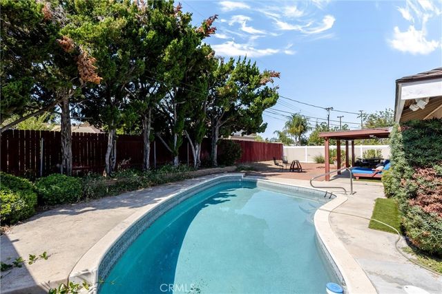 612 Lakeside Avenue, Redlands, CA 92373