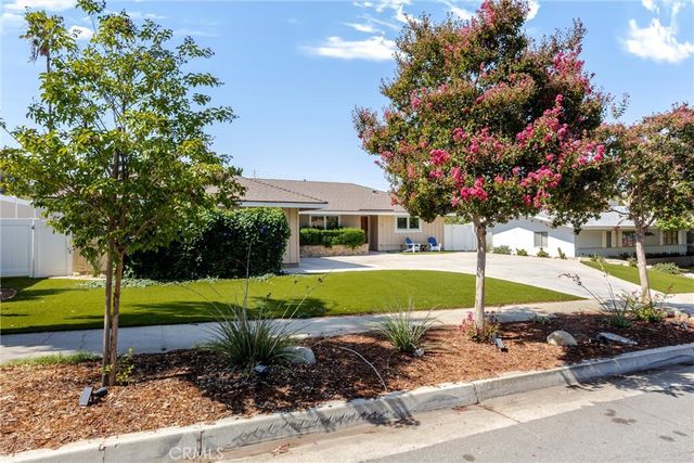 612 Lakeside Avenue, Redlands, CA 92373