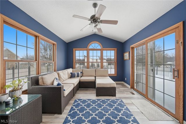 11080 Dunsby Avenue NW, Uniontown, OH 44685