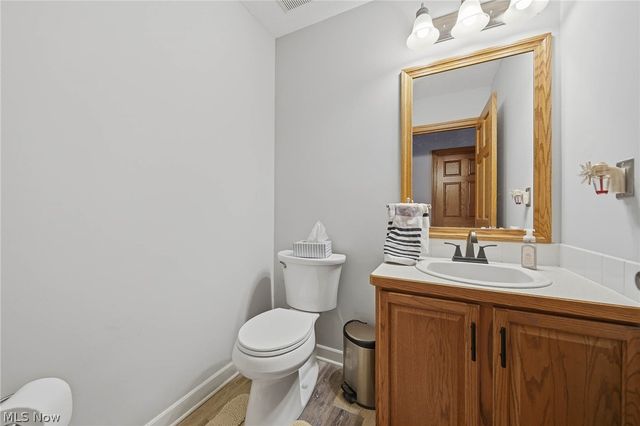 11080 Dunsby Avenue NW, Uniontown, OH 44685