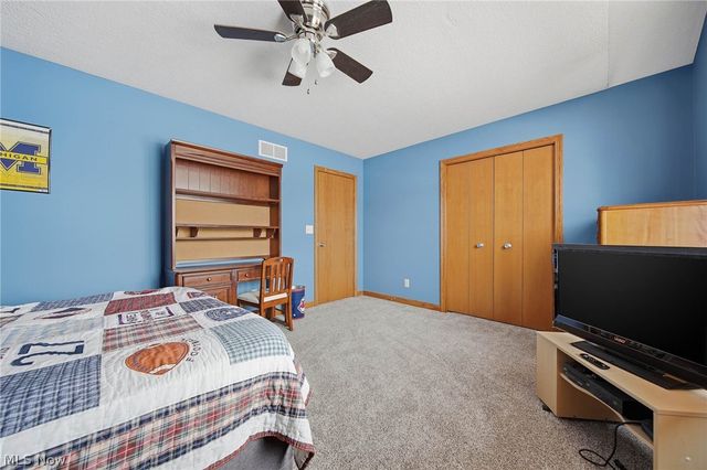 11080 Dunsby Avenue NW, Uniontown, OH 44685