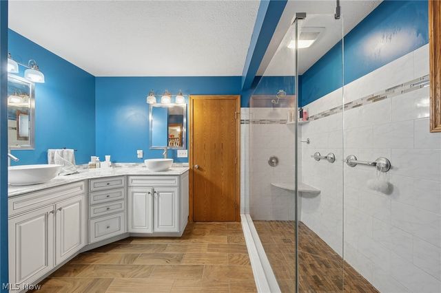 11080 Dunsby Avenue NW, Uniontown, OH 44685