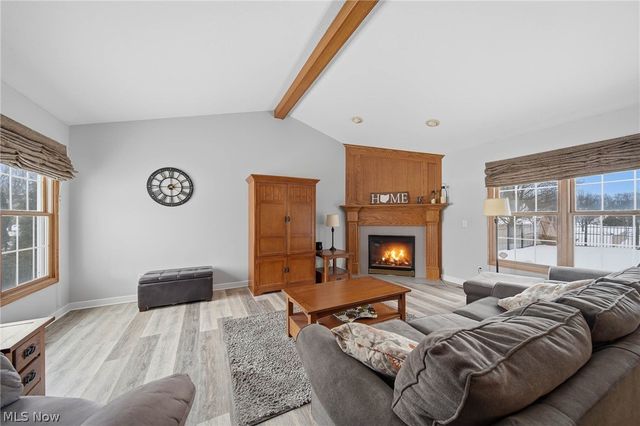 11080 Dunsby Avenue NW, Uniontown, OH 44685