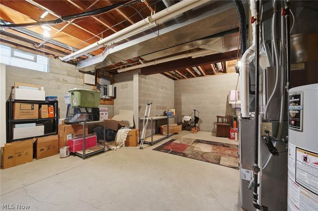 11080 Dunsby Avenue NW, Uniontown, OH 44685