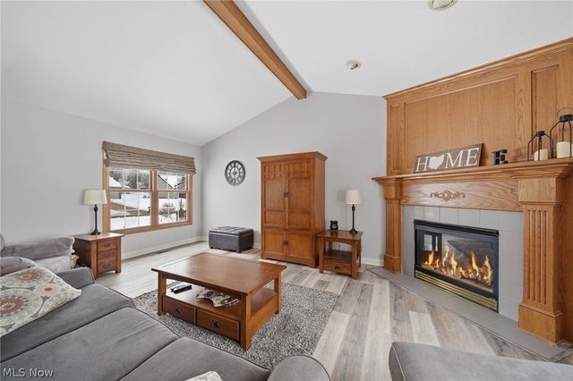 11080 Dunsby Avenue NW, Uniontown, OH 44685