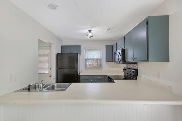 4407 Great Oak Drive, North Charleston, SC 29418