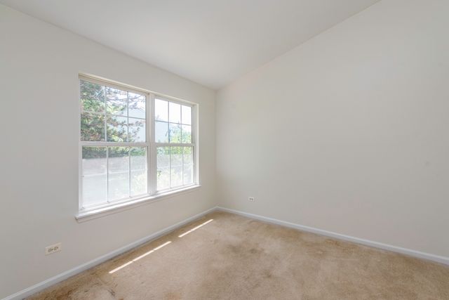 1413 W Split Oak Circle, Round Lake Beach, IL 60073