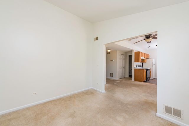 1413 W Split Oak Circle, Round Lake Beach, IL 60073