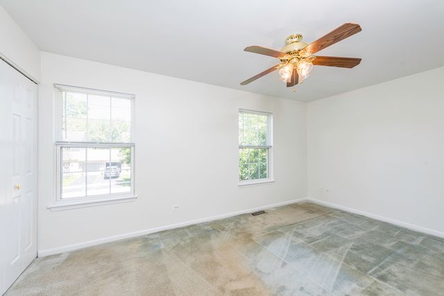 1413 W Split Oak Circle, Round Lake Beach, IL 60073