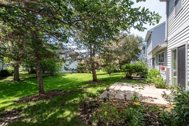 1413 W Split Oak Circle, Round Lake Beach, IL 60073