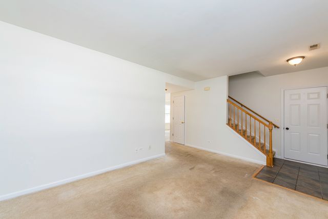 1413 W Split Oak Circle, Round Lake Beach, IL 60073