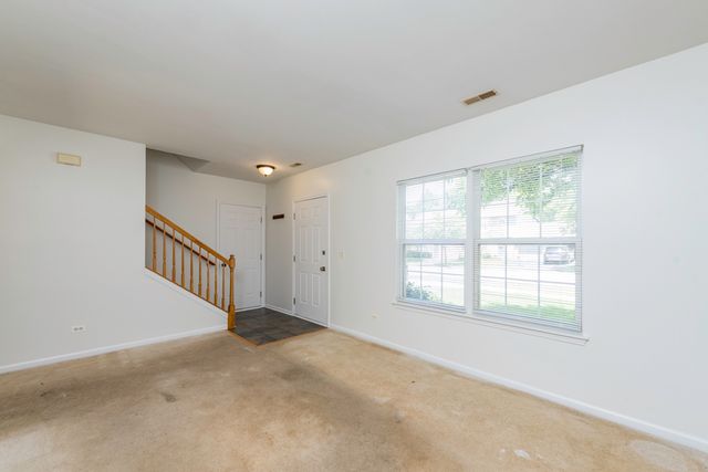 1413 W Split Oak Circle, Round Lake Beach, IL 60073