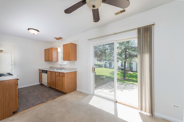 1413 W Split Oak Circle, Round Lake Beach, IL 60073