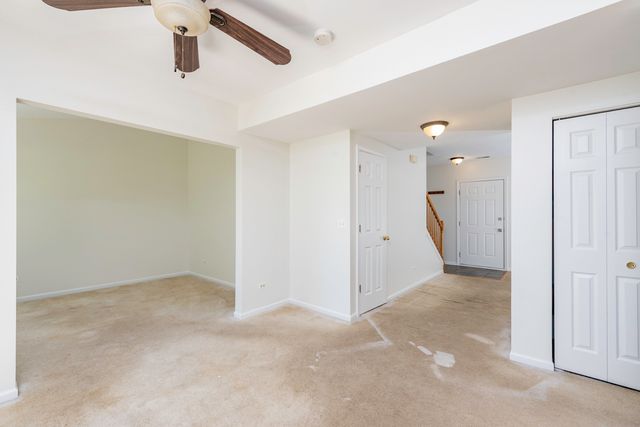 1413 W Split Oak Circle, Round Lake Beach, IL 60073