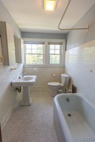 194 Clifton Place, Syracuse, NY 13206