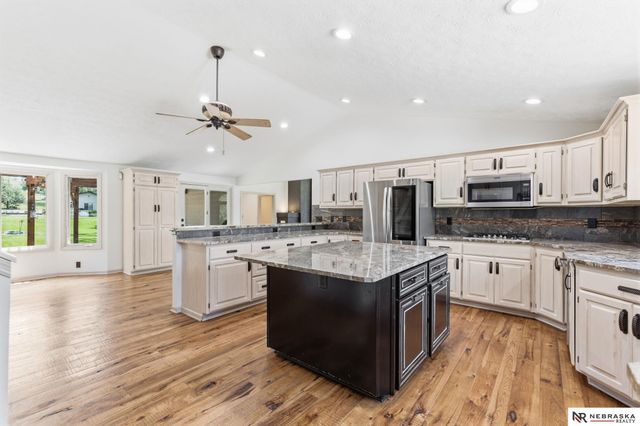 11211 Kentucky Road, Papillion, NE 68133