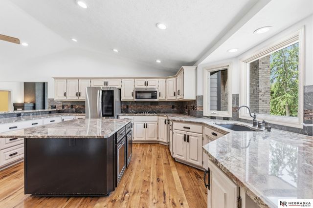 11211 Kentucky Road, Papillion, NE 68133