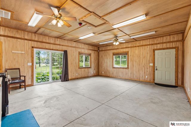11211 Kentucky Road, Papillion, NE 68133