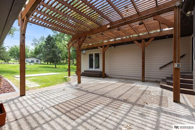 11211 Kentucky Road, Papillion, NE 68133
