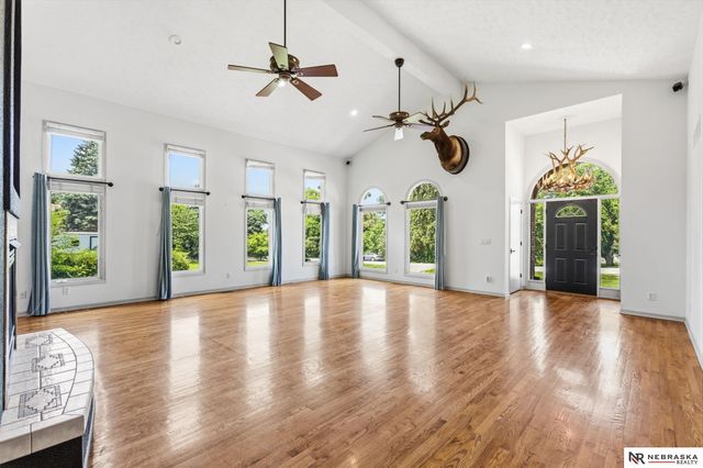 11211 Kentucky Road, Papillion, NE 68133