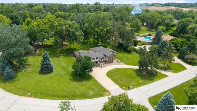 11211 Kentucky Road, Papillion, NE 68133