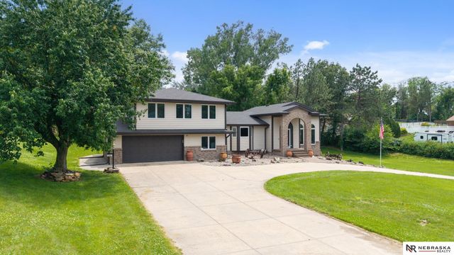 11211 Kentucky Road, Papillion, NE 68133
