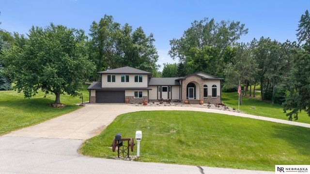 11211 Kentucky Road, Papillion, NE 68133