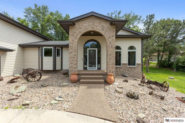 11211 Kentucky Road, Papillion, NE 68133