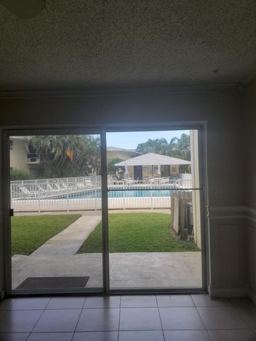 510 Prosperity Farms Rd. Road 4b, North Palm Beach, FL 33408