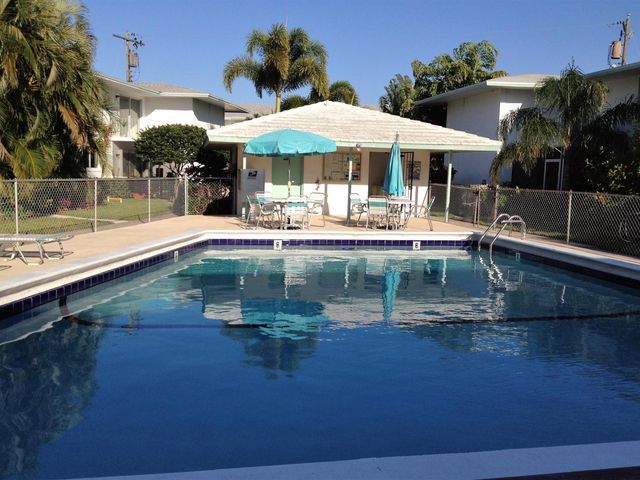 510 Prosperity Farms Rd. Road 4b, North Palm Beach, FL 33408