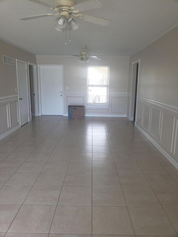 510 Prosperity Farms Rd. Road 4b, North Palm Beach, FL 33408