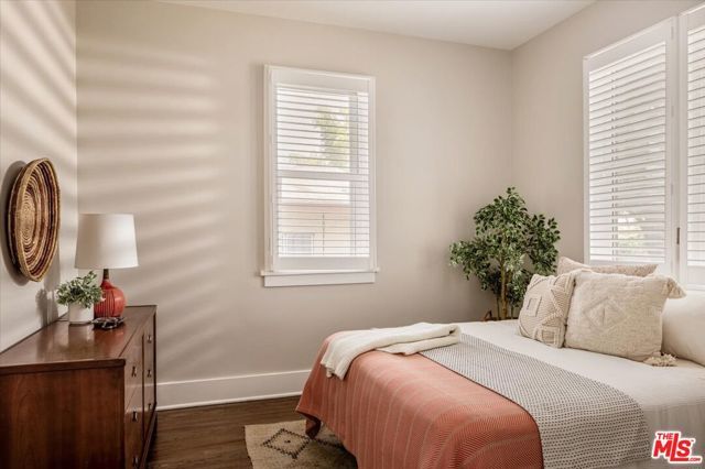 1180 N Hoover Street, Los Angeles, CA 90029