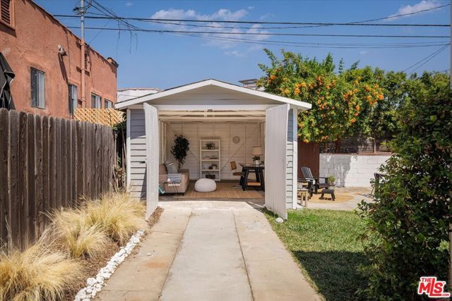 1180 N Hoover Street, Los Angeles, CA 90029