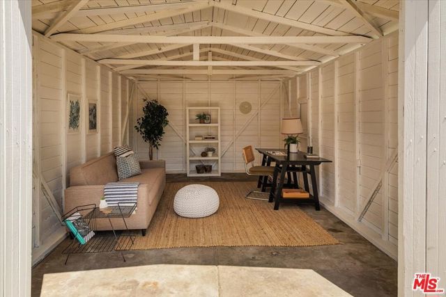 1180 N Hoover Street, Los Angeles, CA 90029