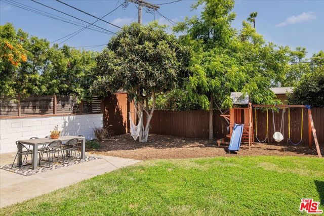 1180 N Hoover Street, Los Angeles, CA 90029