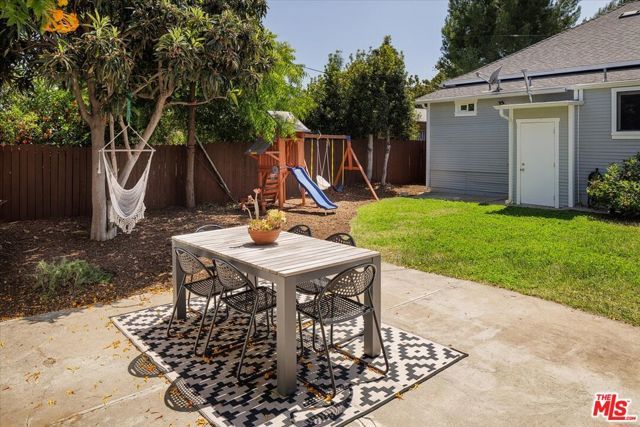 1180 N Hoover Street, Los Angeles, CA 90029
