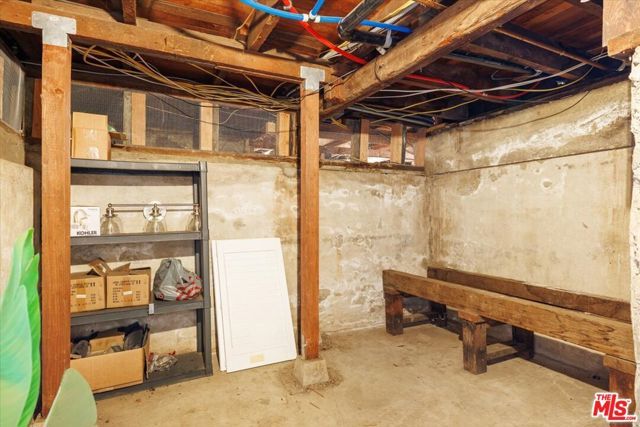 1180 N Hoover Street, Los Angeles, CA 90029