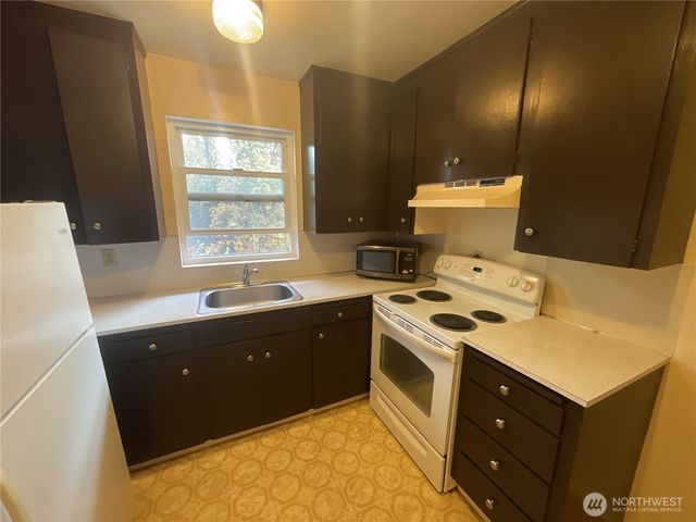 317 17th Avenue E, Seattle, WA 98112