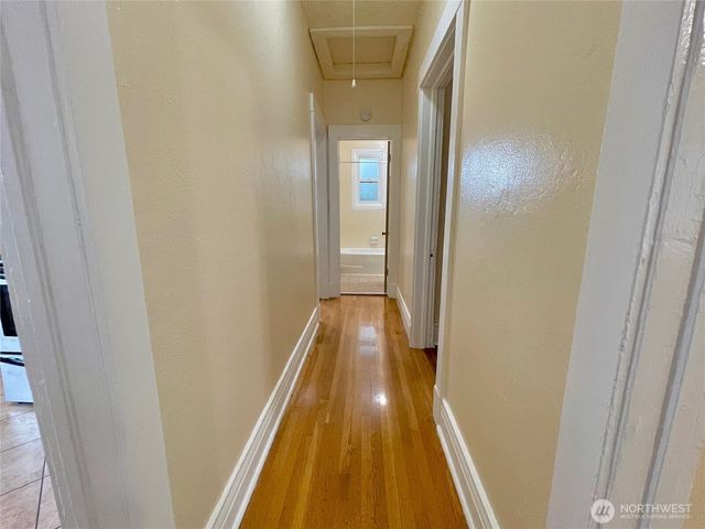 317 17th Avenue E, Seattle, WA 98112