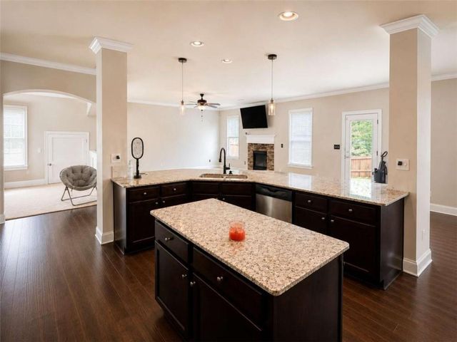 835 Lorrimont Lane, Fairburn, GA 30213
