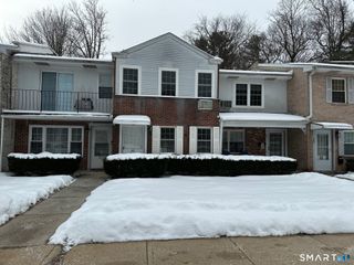 3 Surrey Lane L3, Torrington, CT 06790